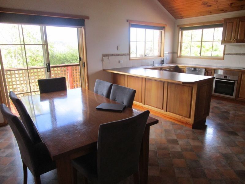 10 WELCOME AVENUE, Kingston TAS 7050