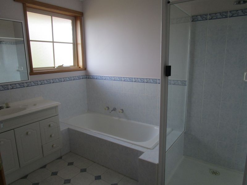 10 WELCOME AVENUE, Kingston TAS 7050