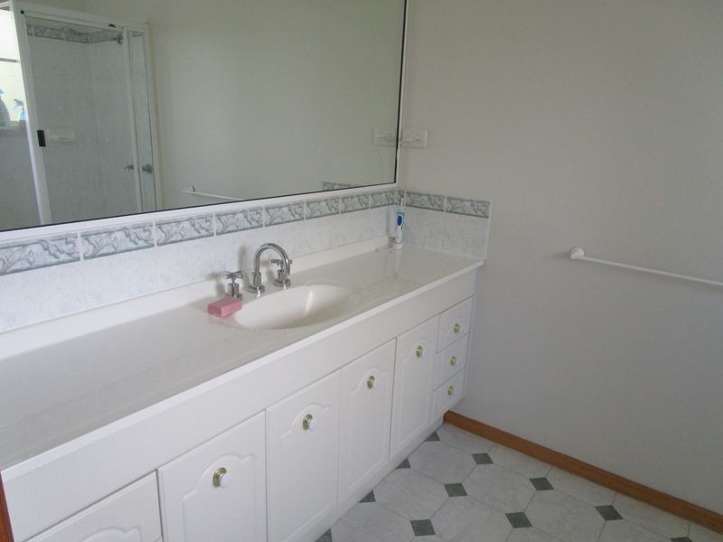 10 WELCOME AVENUE, Kingston TAS 7050