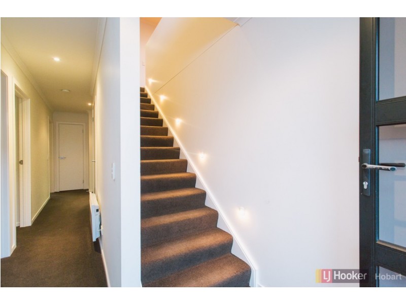 2/10 Skala Road, Tranmere TAS 7018