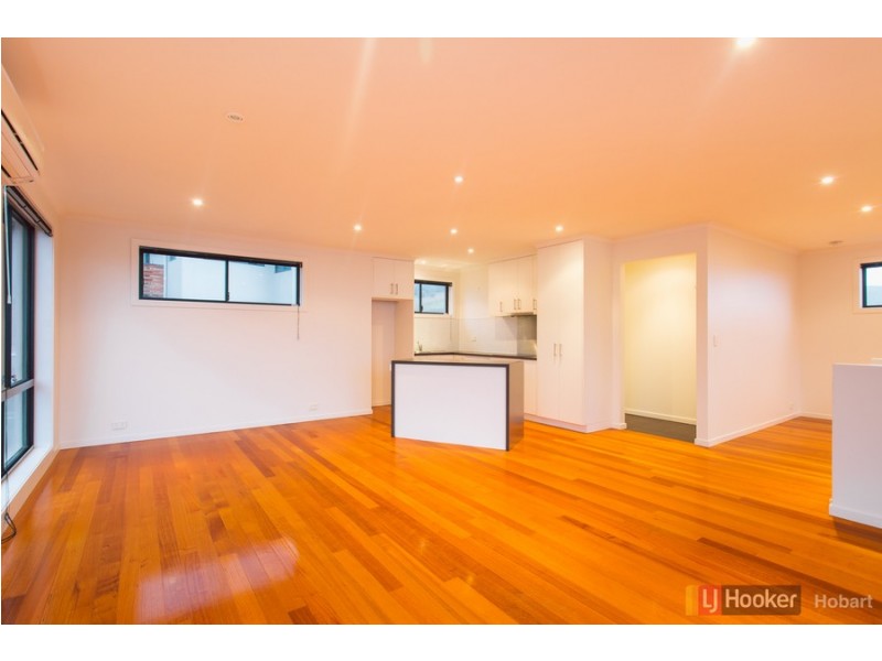 2/10 Skala Road, Tranmere TAS 7018