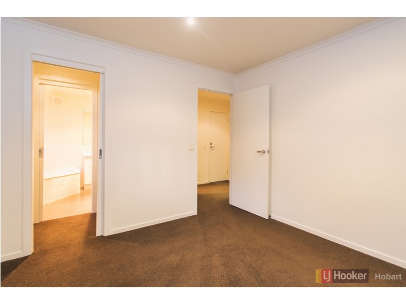 2/10 Skala Road, Tranmere TAS 7018