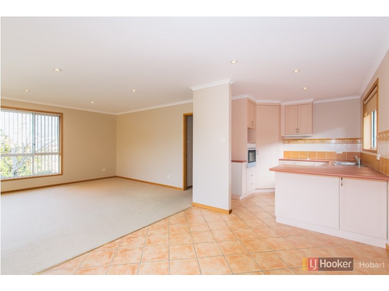 6/16 Pearsall Avenue, Blackmans Bay TAS 7052