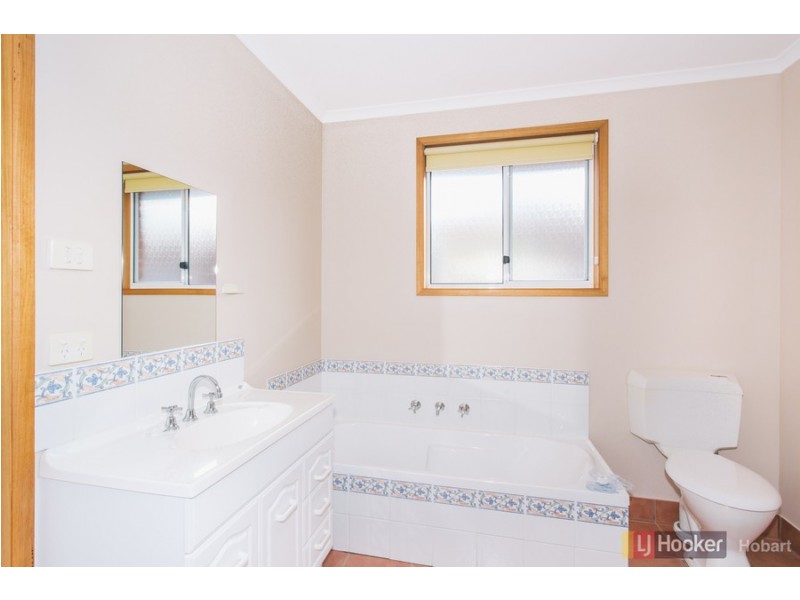 6/16 Pearsall Avenue, Blackmans Bay TAS 7052