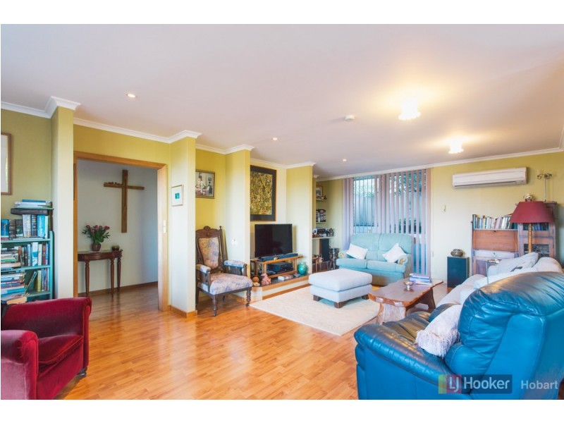 4 Robin Court, Lindisfarne TAS 7015