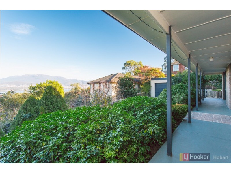 4 Robin Court, Lindisfarne TAS 7015