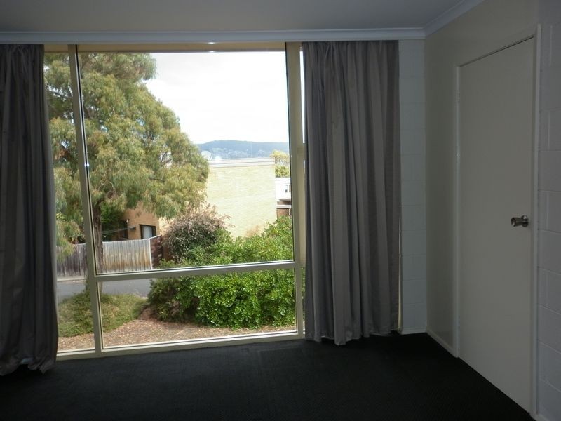 6/3 Clifford Court, Howrah TAS 7018