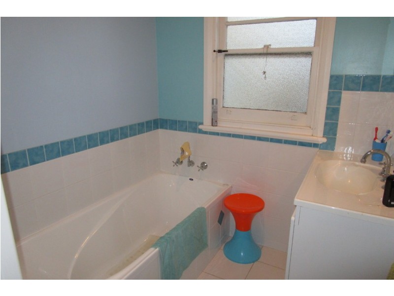 12 Wattle Avenue, Lutana TAS 7009