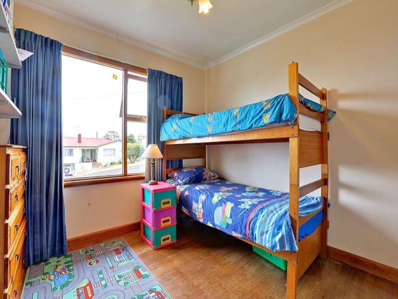 6 Oakbank Avenue, Montrose TAS 7010