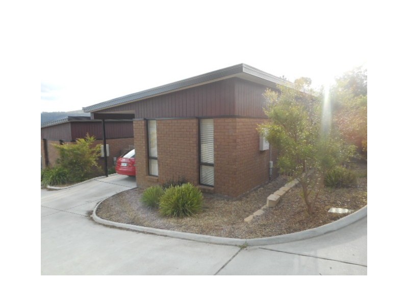 4/137 Redwood Road, Kingston TAS 7050