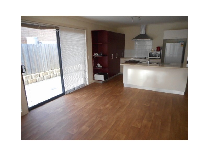 4/137 Redwood Road, Kingston TAS 7050