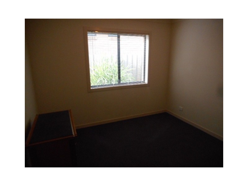 4/137 Redwood Road, Kingston TAS 7050