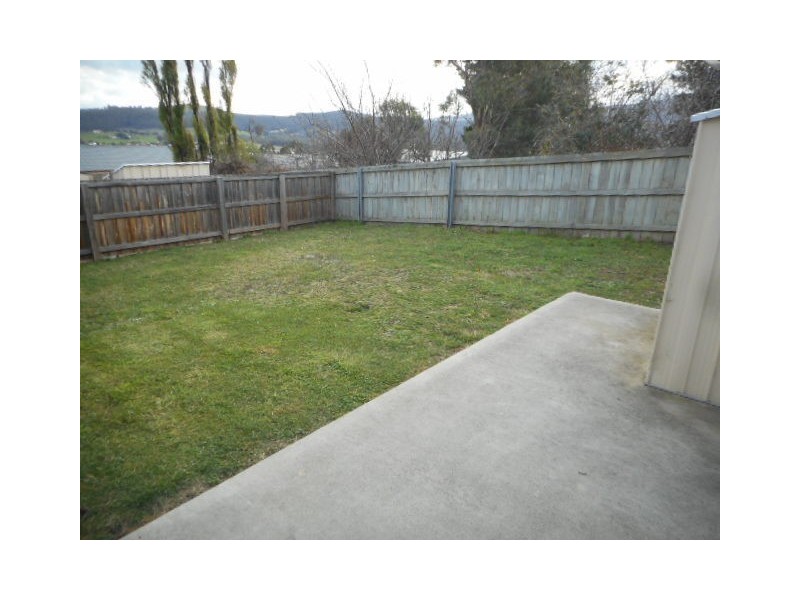 4/137 Redwood Road, Kingston TAS 7050