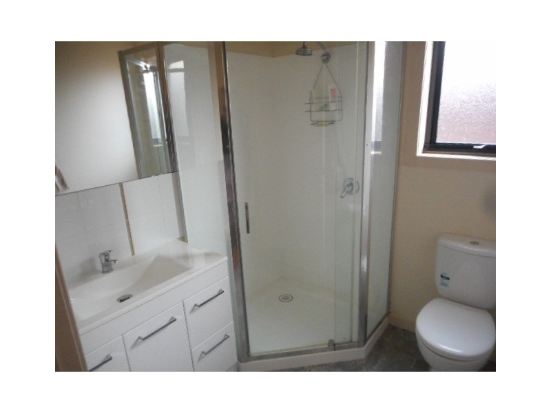 4/137 Redwood Road, Kingston TAS 7050