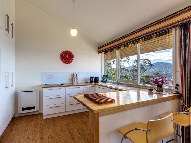 44a ROSLYN AVENUE, Kingston Beach TAS 7050