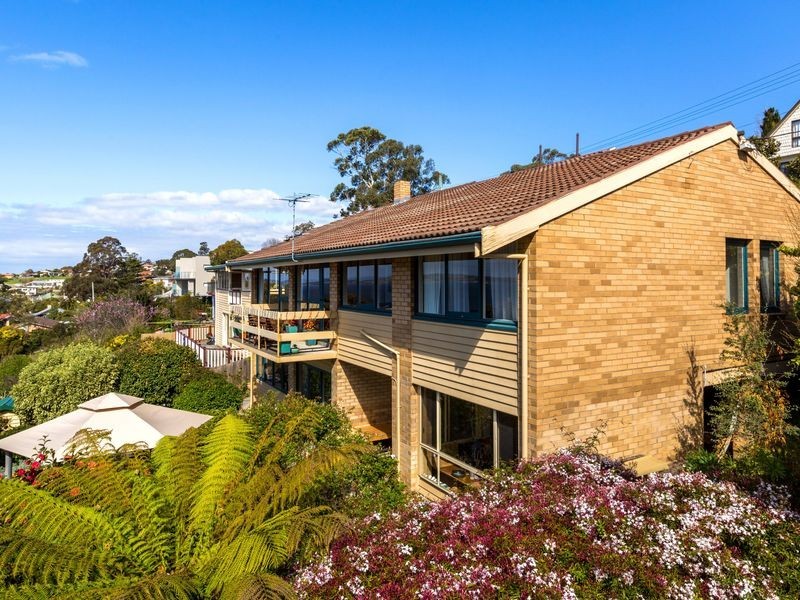 44a ROSLYN AVENUE, Kingston Beach TAS 7050