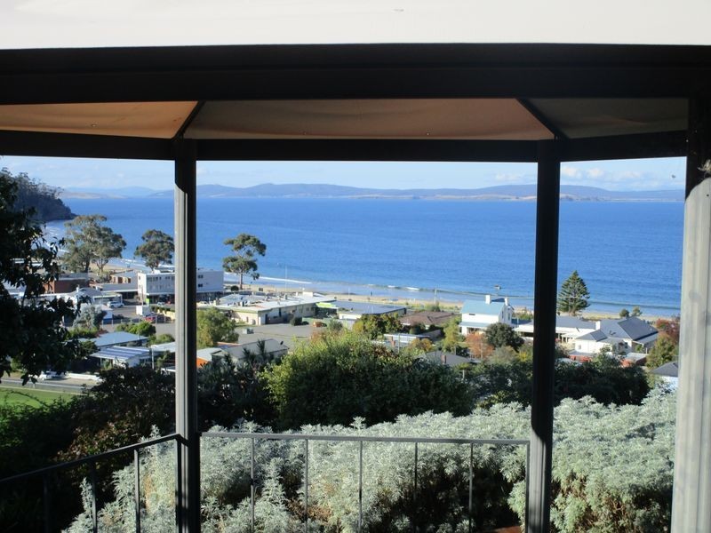 44a ROSLYN AVENUE, Kingston Beach TAS 7050