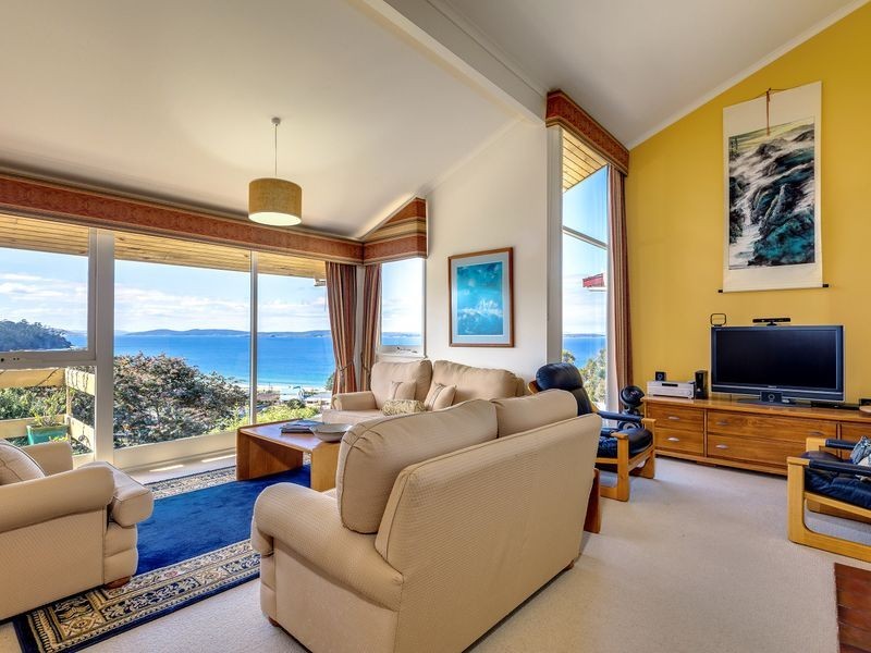 44a ROSLYN AVENUE, Kingston Beach TAS 7050