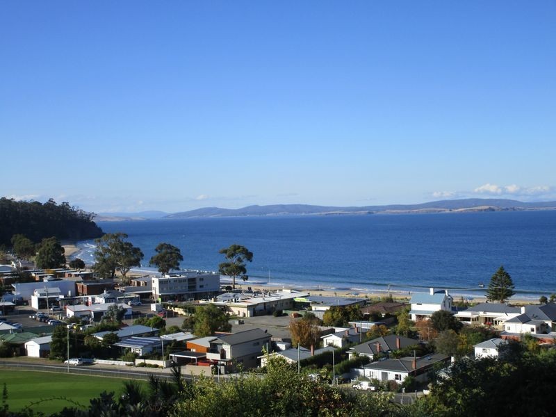 44a ROSLYN AVENUE, Kingston Beach TAS 7050
