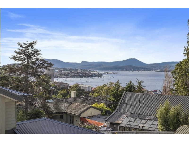 3/36 Maning Avenue, Sandy Bay TAS 7005