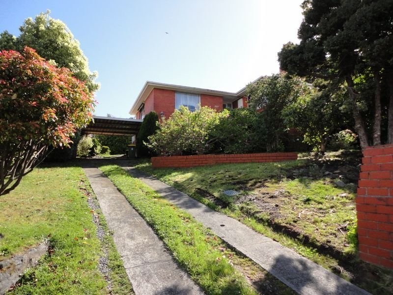 237 Redwood Road, Kingston TAS 7050