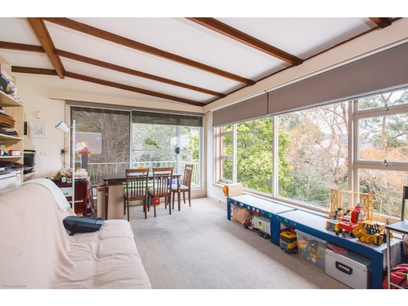 3/8 Woolton Place, Sandy Bay TAS 7005