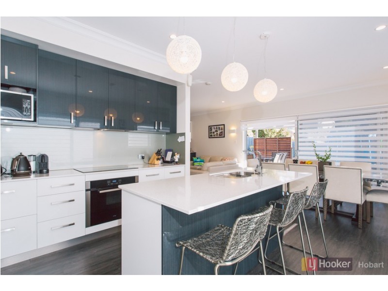 13 Radiata Drive, Lindisfarne TAS 7015