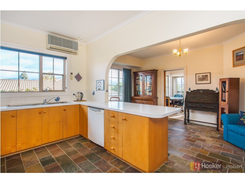 6 Fairway Drive, Kingston TAS 7050