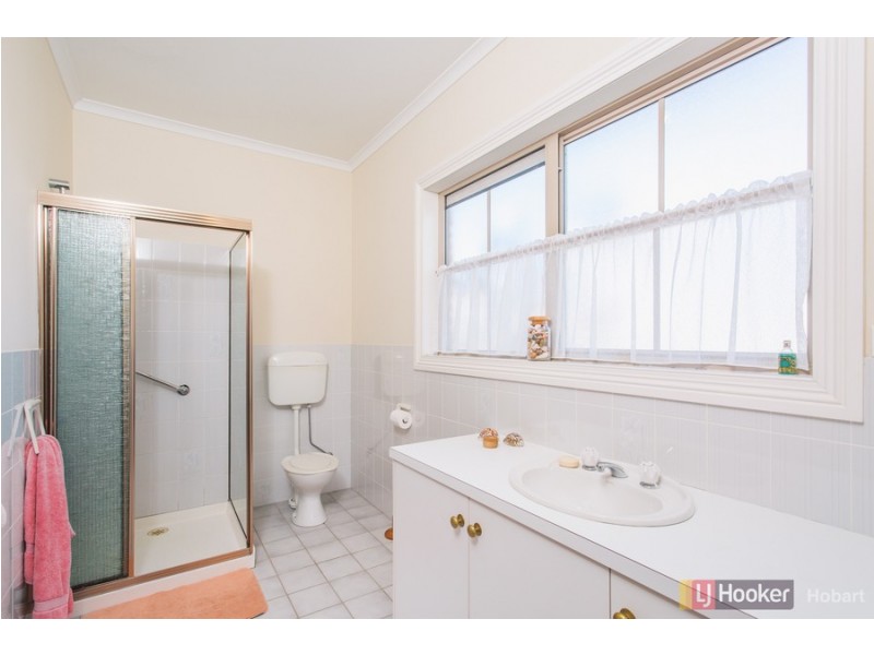 6 Fairway Drive, Kingston TAS 7050