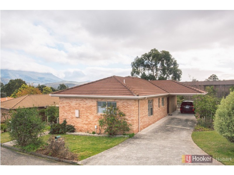6 Fairway Drive, Kingston TAS 7050