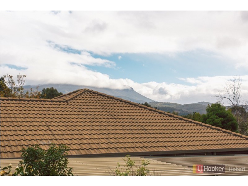 6 Fairway Drive, Kingston TAS 7050
