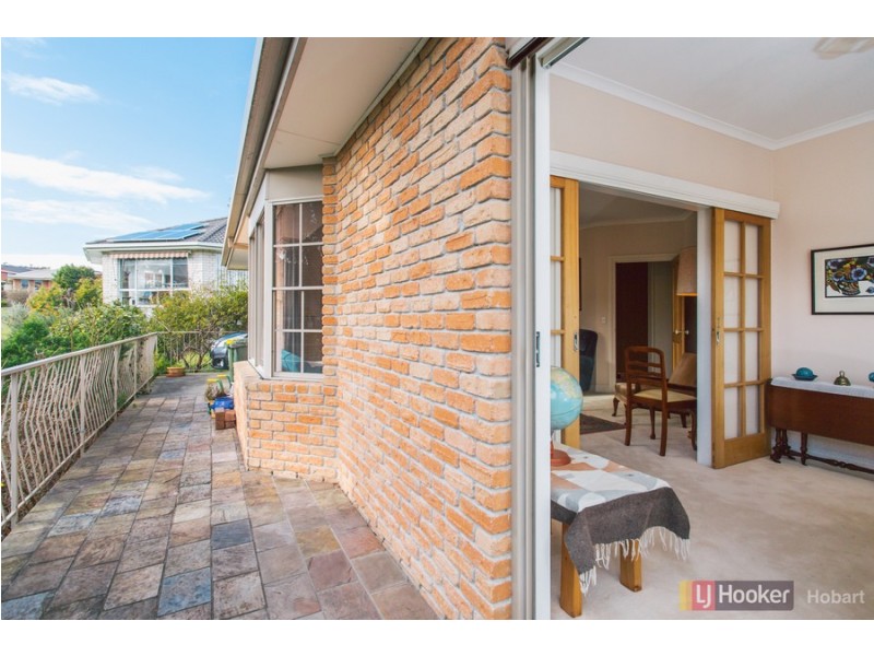 6 Fairway Drive, Kingston TAS 7050