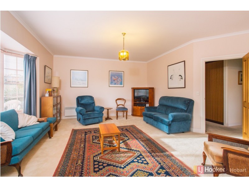 6 Fairway Drive, Kingston TAS 7050