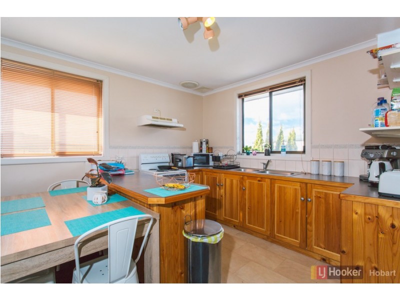 11 Taree Street, Chigwell TAS 7011