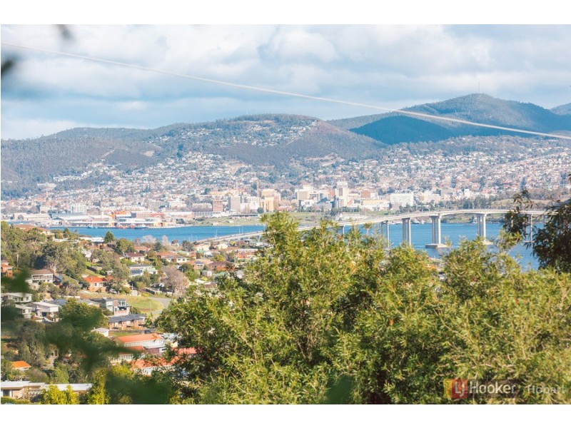 4 Robin Court, Lindisfarne TAS 7015