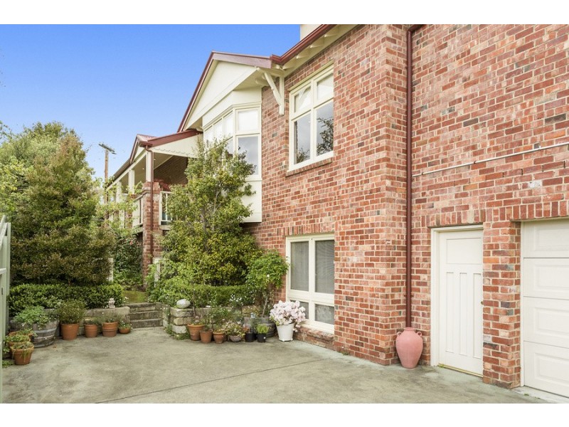 18 Ilfracombe Crescent, Sandy Bay TAS 7005
