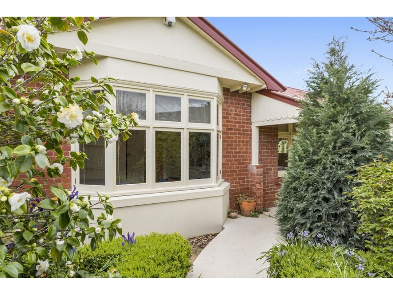 18 Ilfracombe Crescent, Sandy Bay TAS 7005