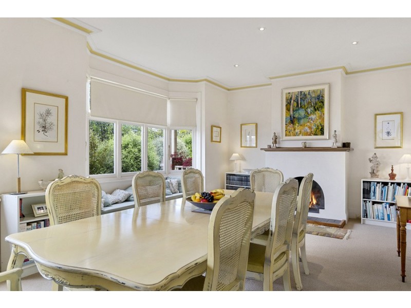 18 Ilfracombe Crescent, Sandy Bay TAS 7005