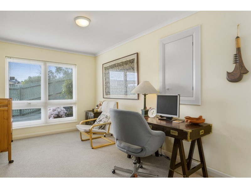 18 Ilfracombe Crescent, Sandy Bay TAS 7005