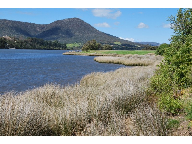 28 Curlew Parade, Claremont TAS 7011