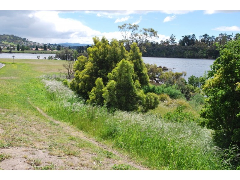 28 Curlew Parade, Claremont TAS 7011