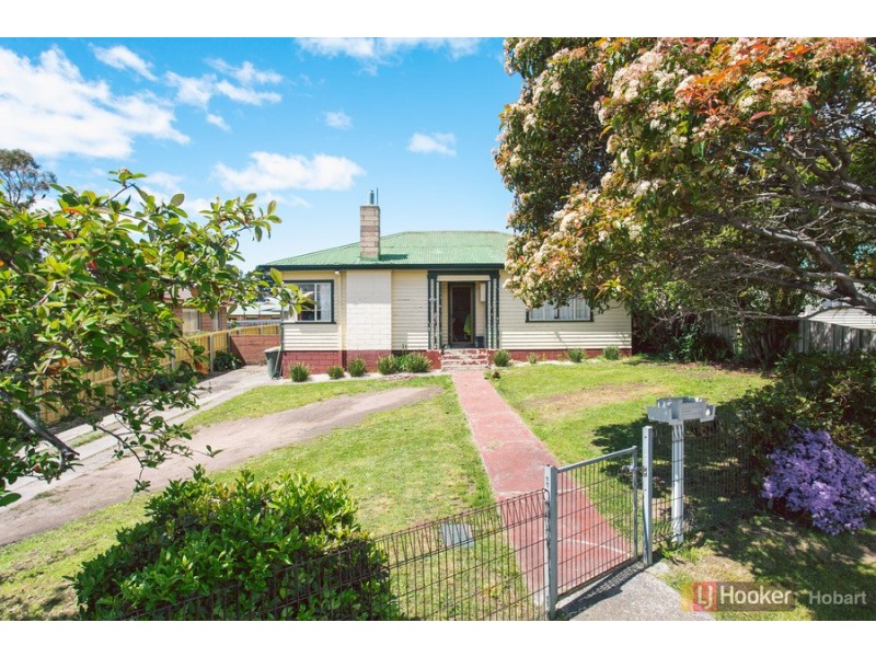 28 Curlew Parade, Claremont TAS 7011