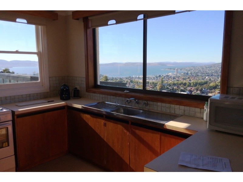 2/94 Forest Road, West Hobart TAS 7000