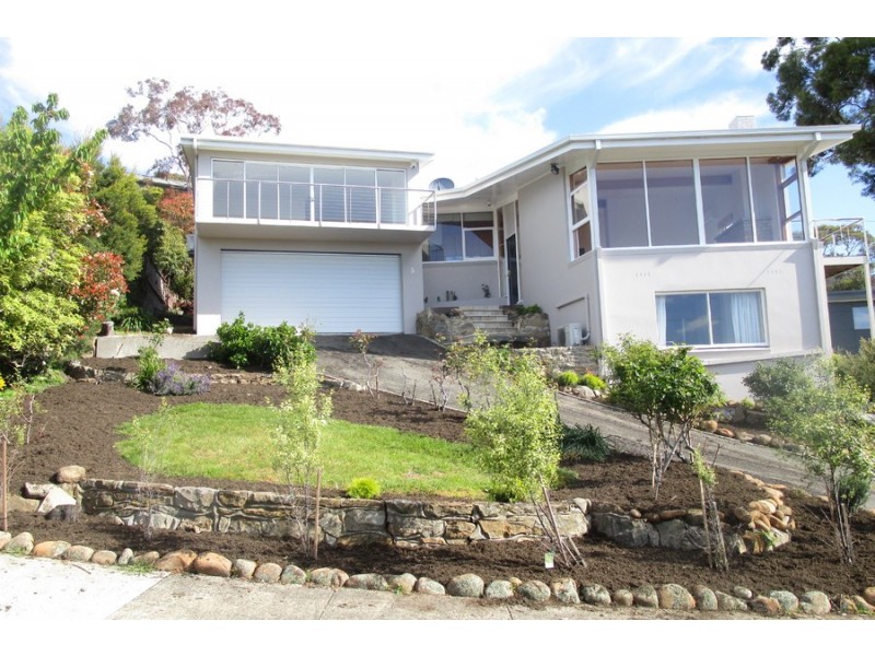 5 EURELLA Avenue, Sandy Bay TAS 7005