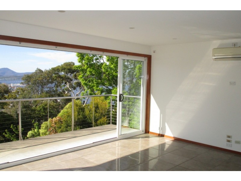 5 EURELLA Avenue, Sandy Bay TAS 7005