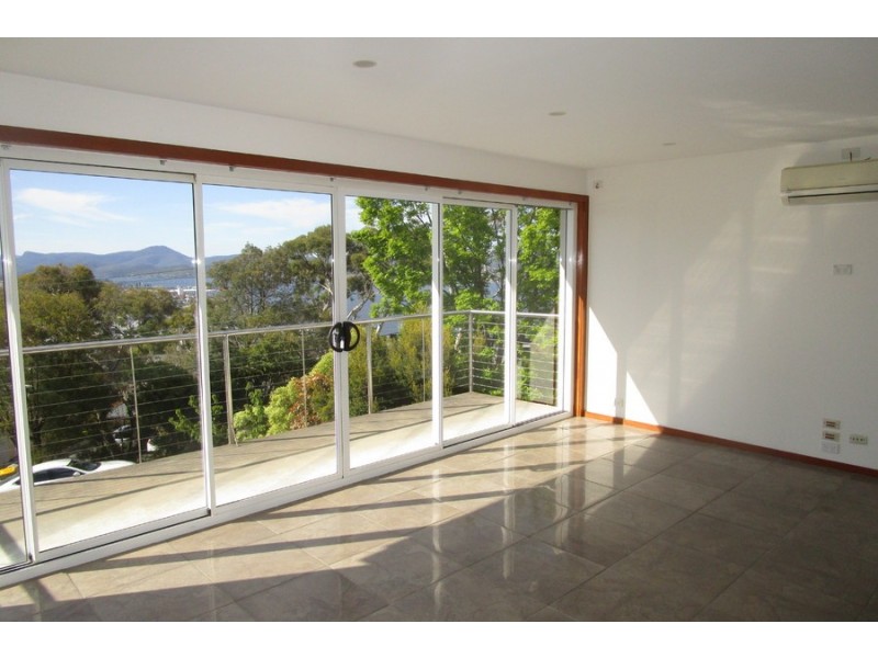 5 EURELLA Avenue, Sandy Bay TAS 7005