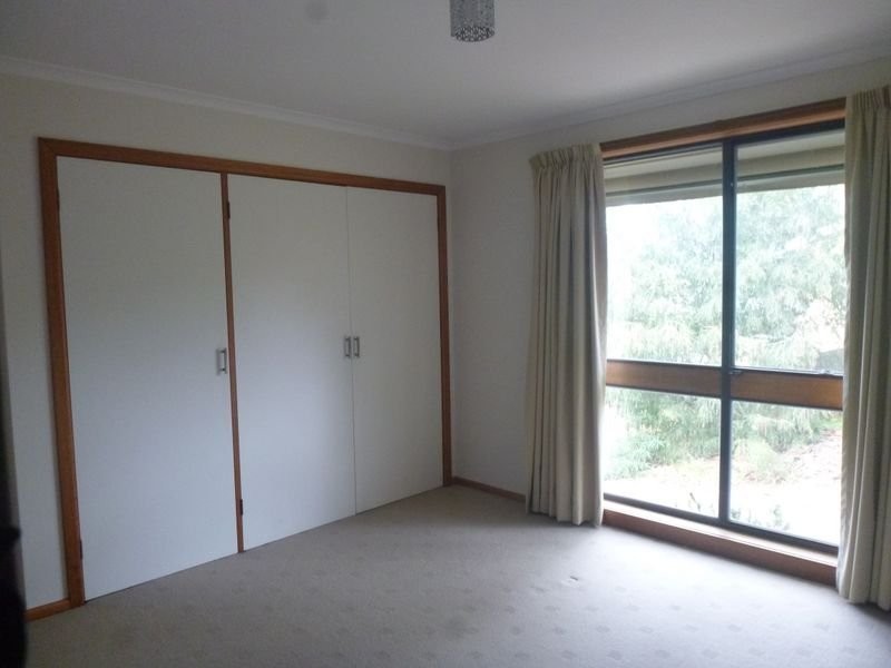 103 Karoola Road, Lindisfarne TAS 7015