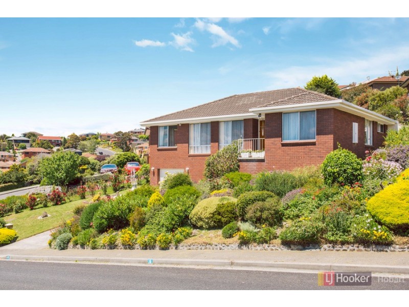 19 Chandos Drive, Berriedale TAS 7011