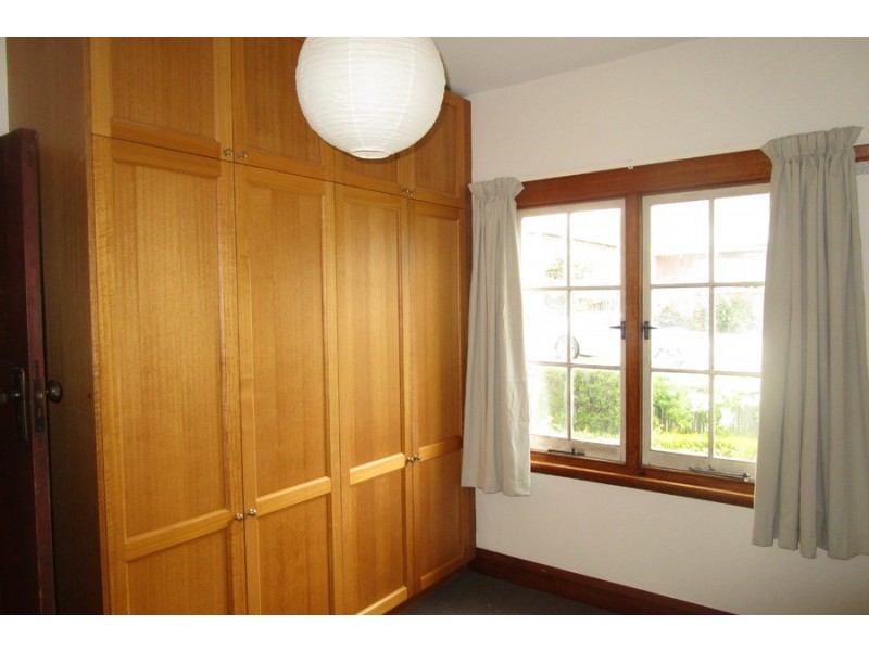 9 Cuthbert Avenue, New Town TAS 7008