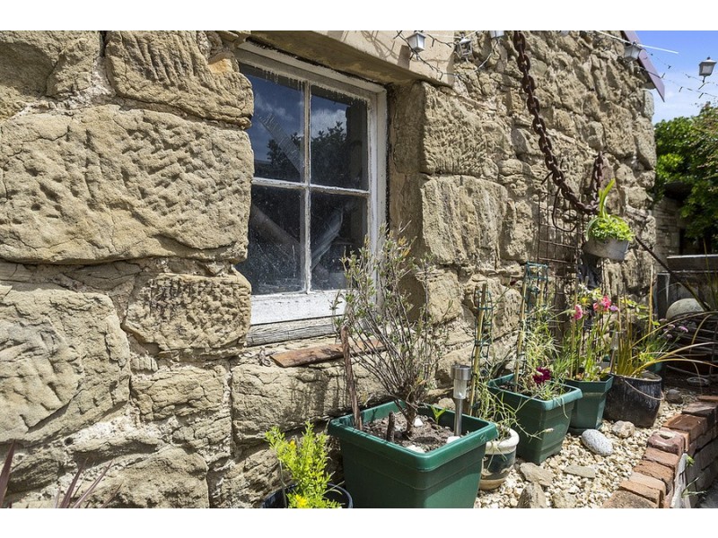 7 Wilks Road, Lenah Valley TAS 7008